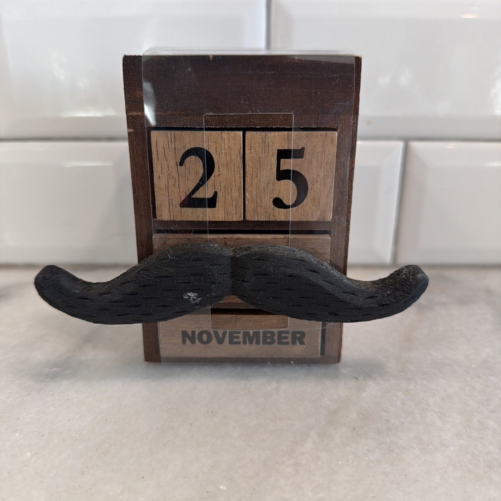 Vintage Dashing Mustache Perpetual Wood Block Calendar Pencil/card Holder ES053